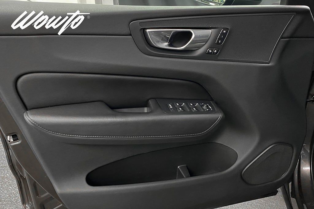 Volvo XC60 2023, photo 7/22