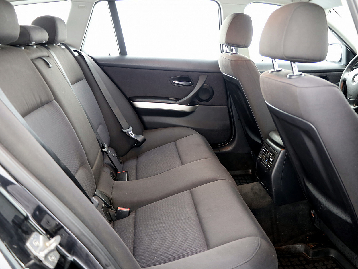 BMW 318 2011, photo 7/7