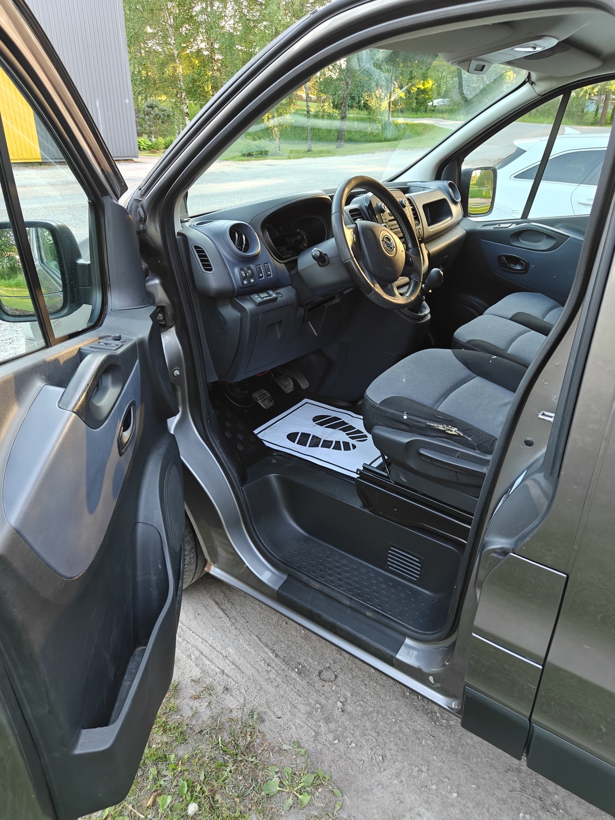 Opel Vivaro L2 biturbo 1.6 R9M D4 107kW 2017, photo 7/8