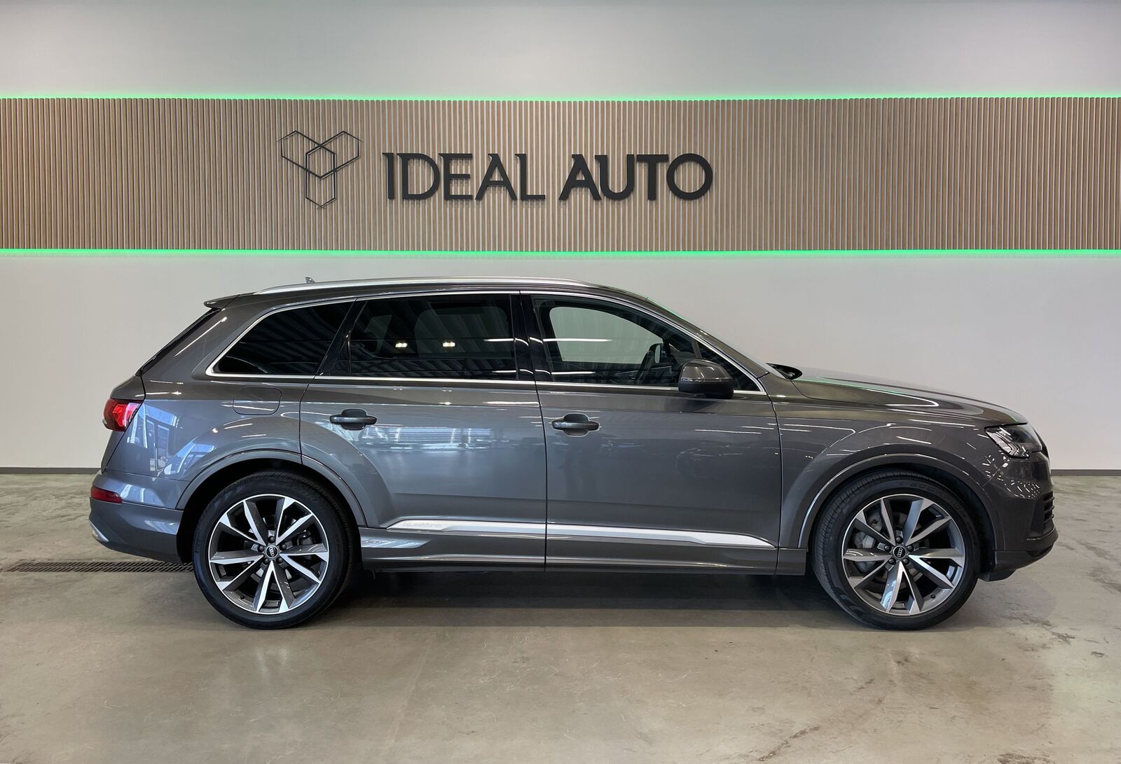 Audi Q7 2022, photo 3/10