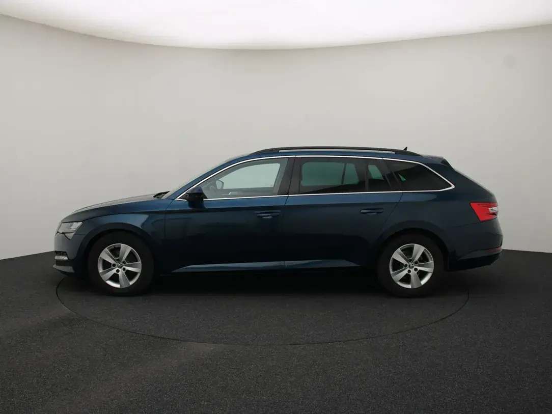 Škoda Superb 2022, photo 6/10