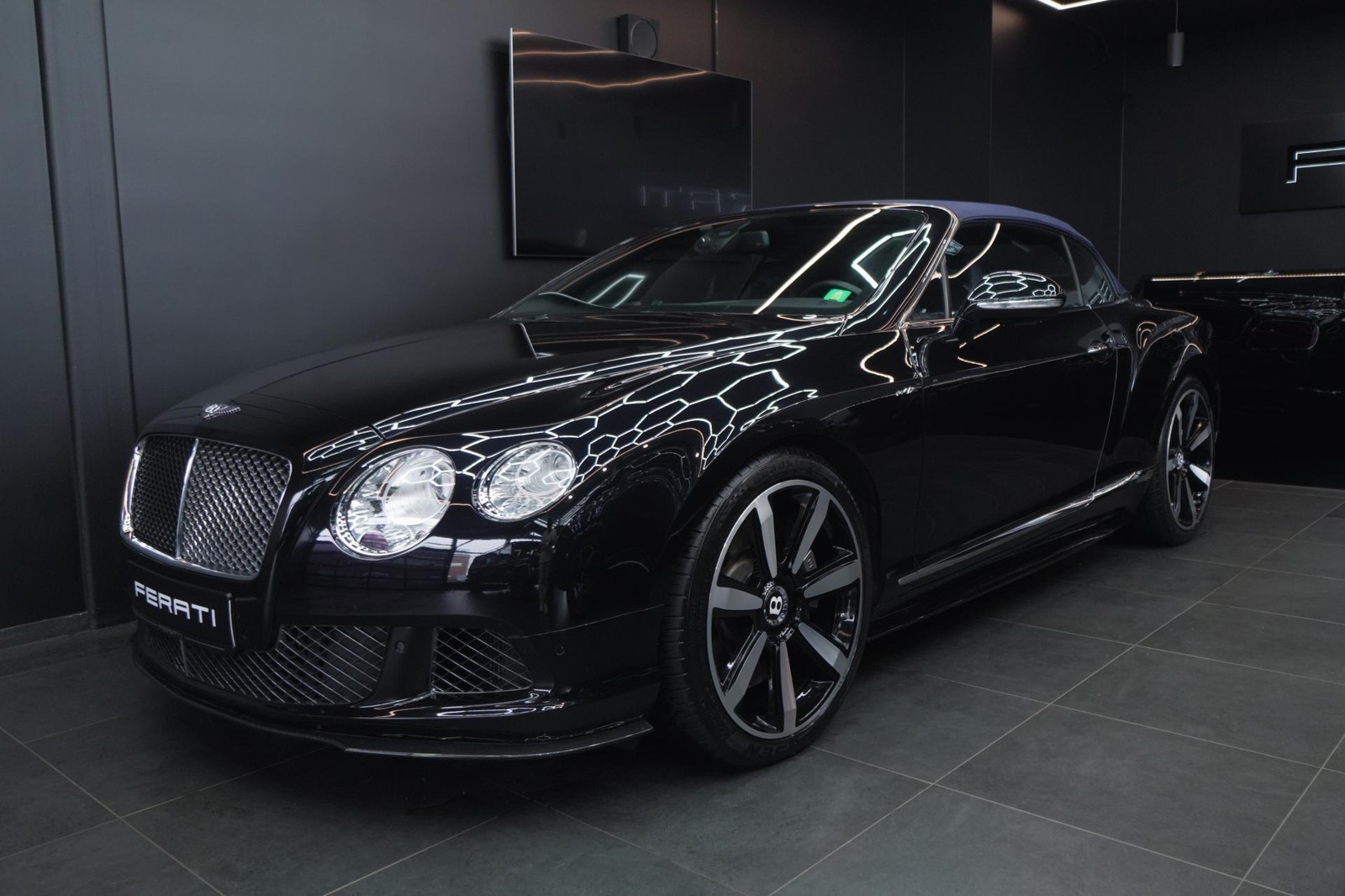 Bentley Continental GTC 2013, photo 6/19