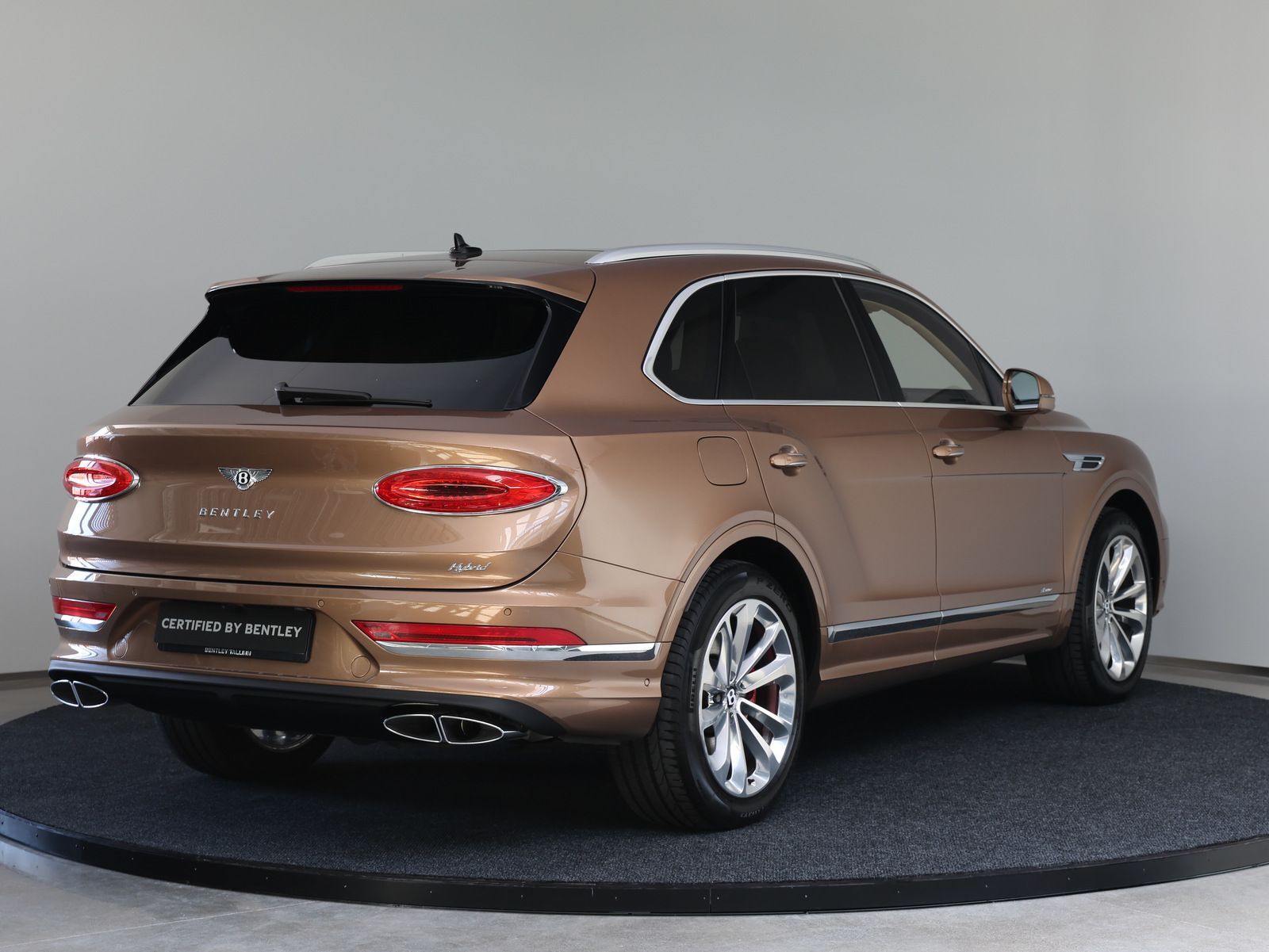 Bentley Bentayga 2023, photo 2/23