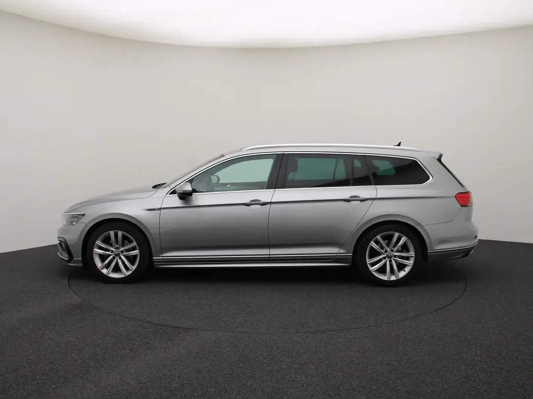 Volkswagen Passat 2023, photo 6/43