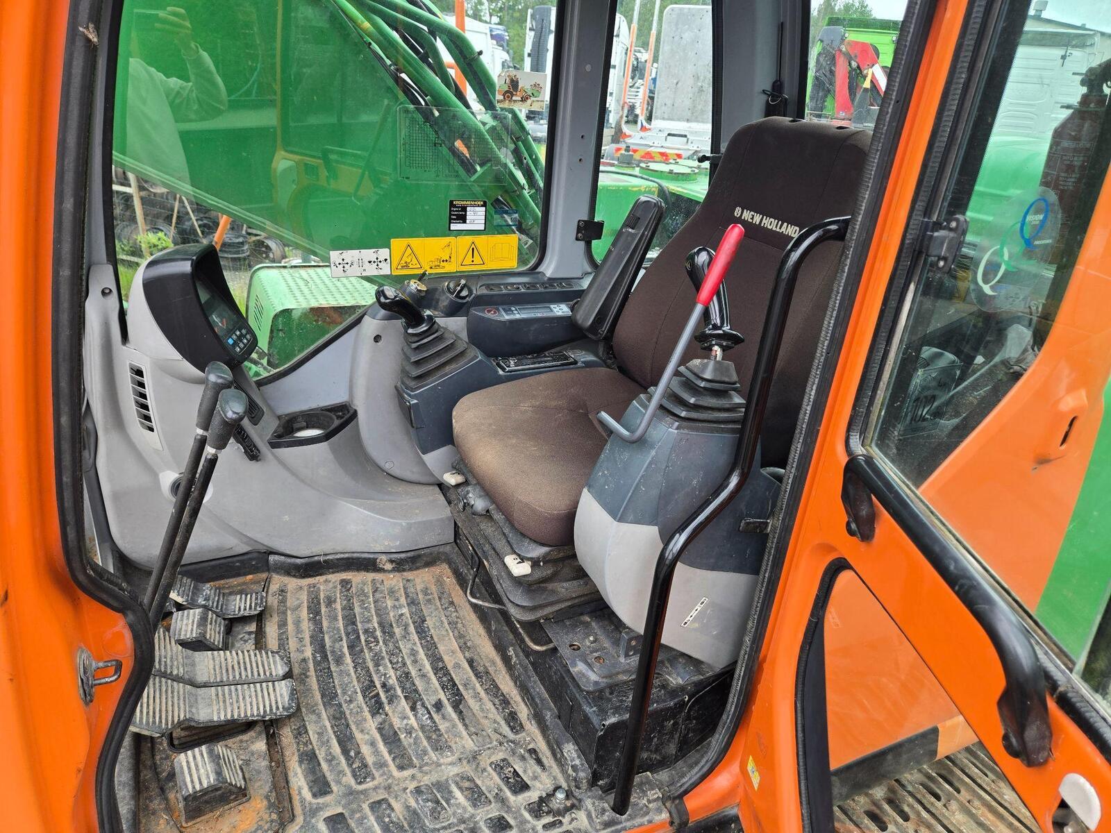 Kobelco E215B, photo 5/10