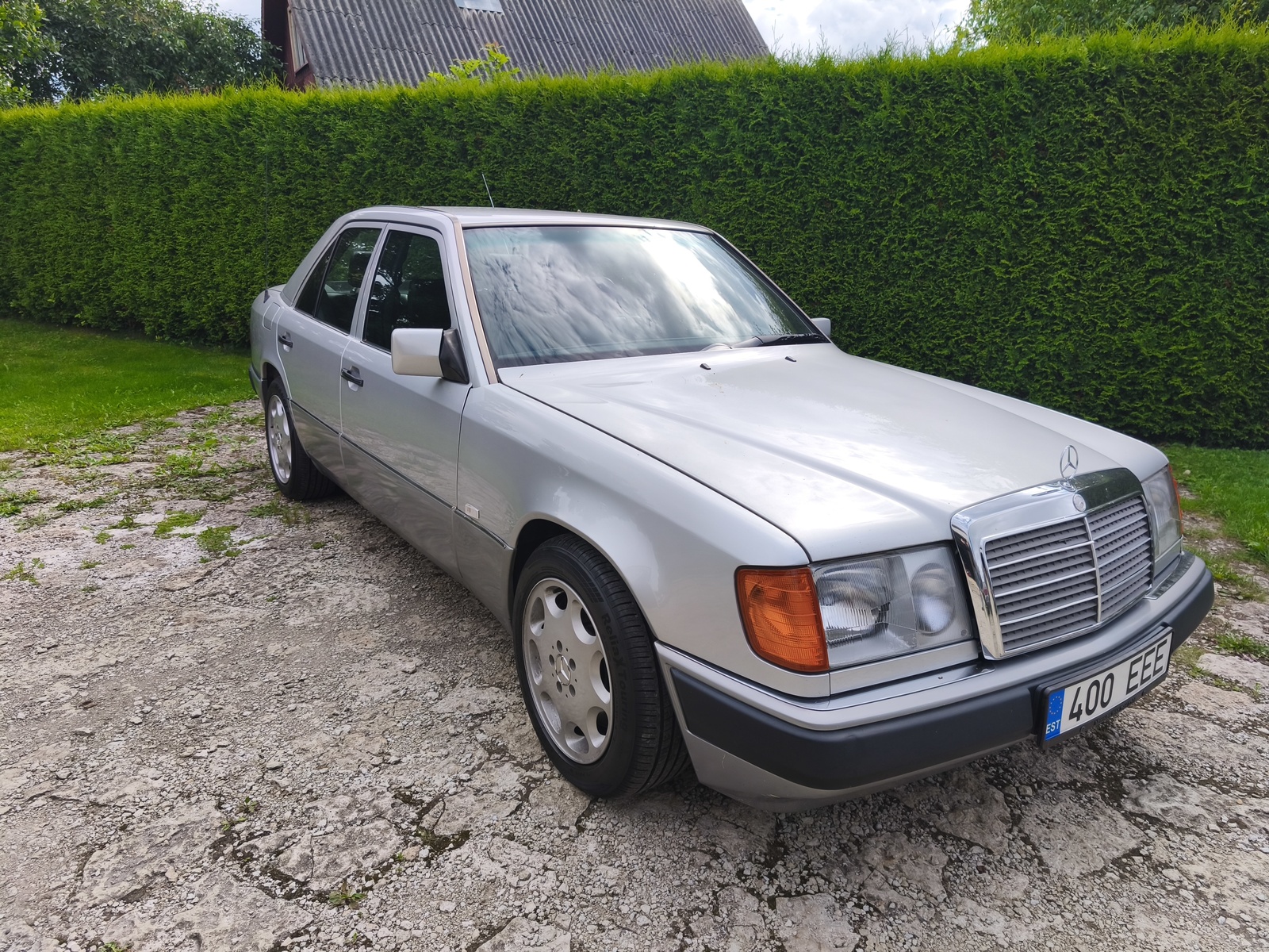Mercedes-Benz 400