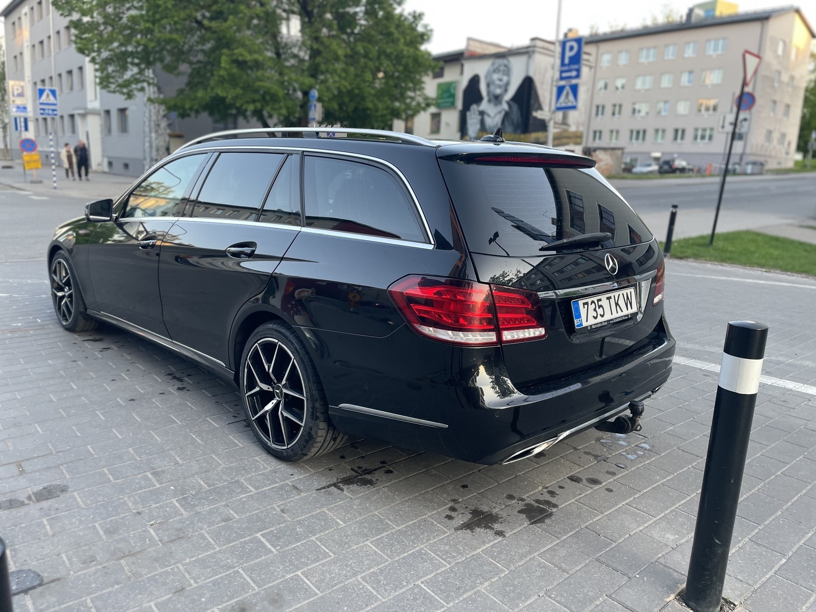 Mercedes-Benz E 200 2014, kuva 3/8