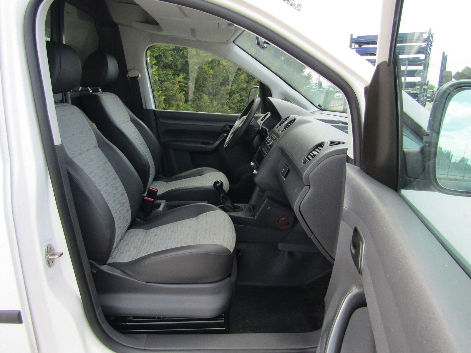 Volkswagen Caddy 2011, kuva 5/16