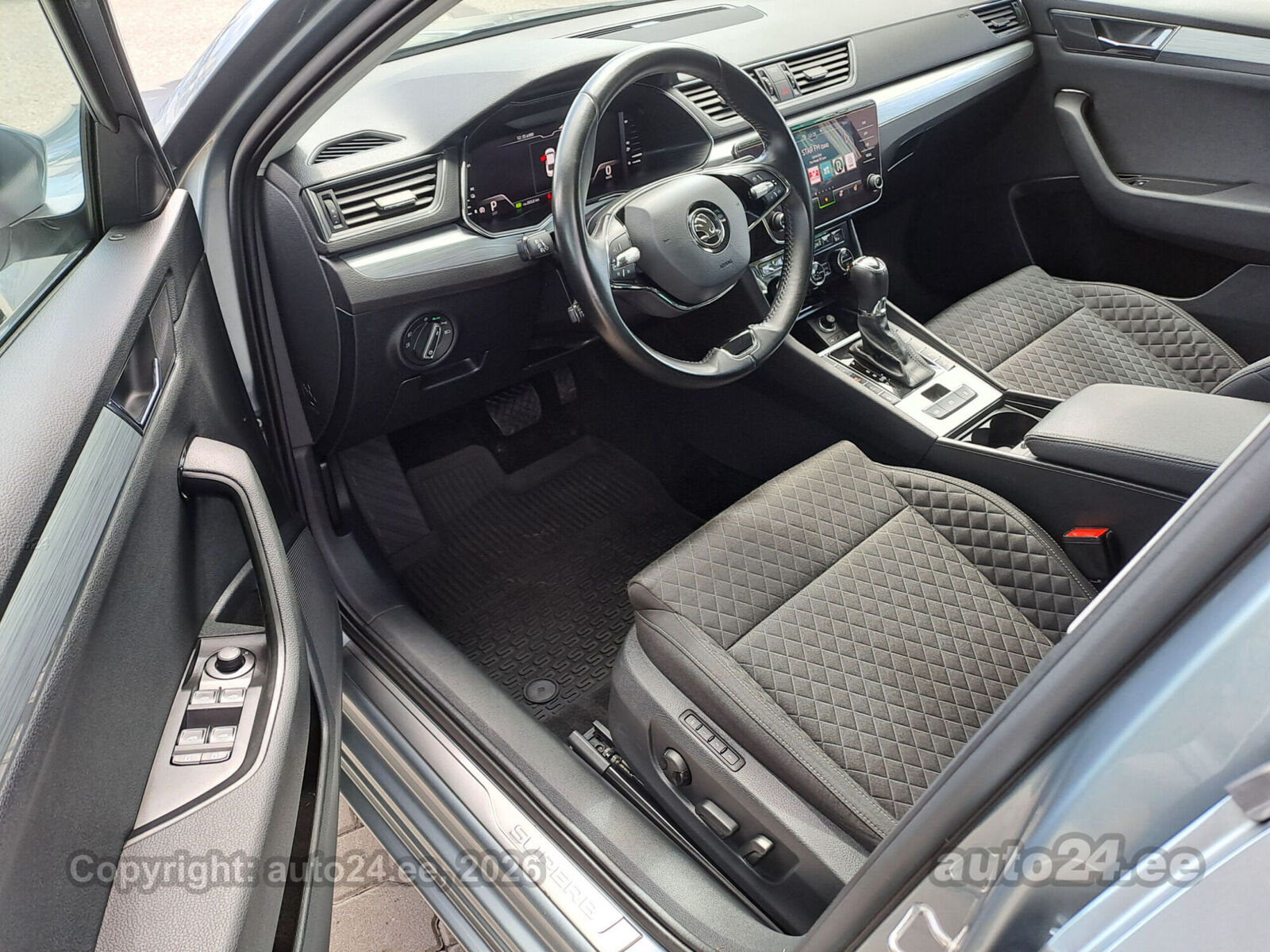 Škoda Superb 2021, photo 4/5