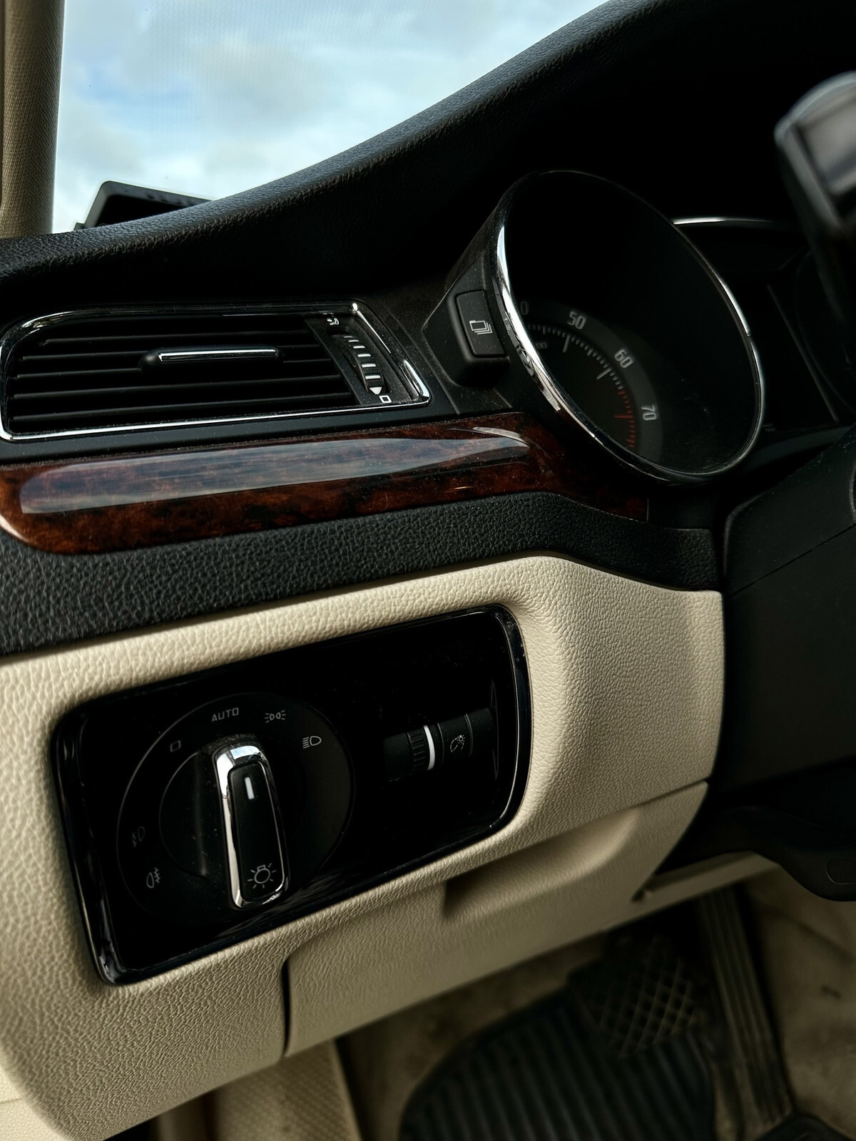 Škoda Superb 2011, photo 5/10