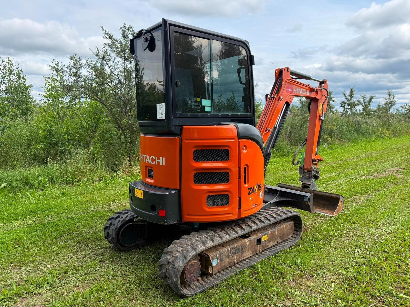 Hitachi ZX26U-6, kuva 6/26