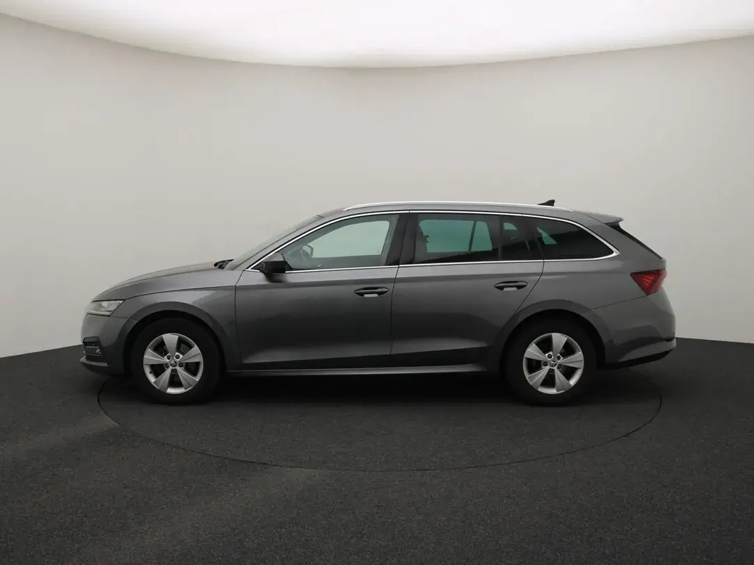 Škoda Octavia 2022, photo 6/10