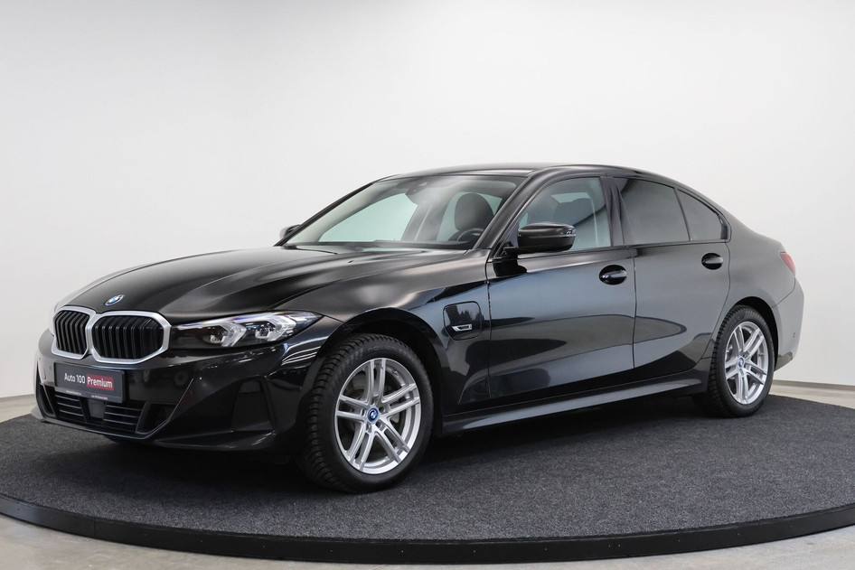 BMW 330, 2022, 2.0, 215 kW, plug-in hybrid (petrol/electric), automatic, four-wheel drive