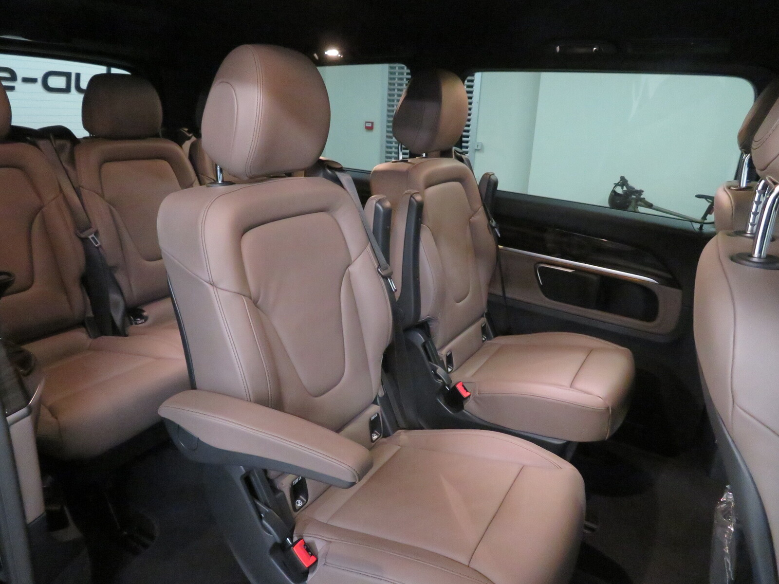 Mercedes-Benz V 300 2022, kuva 5/8