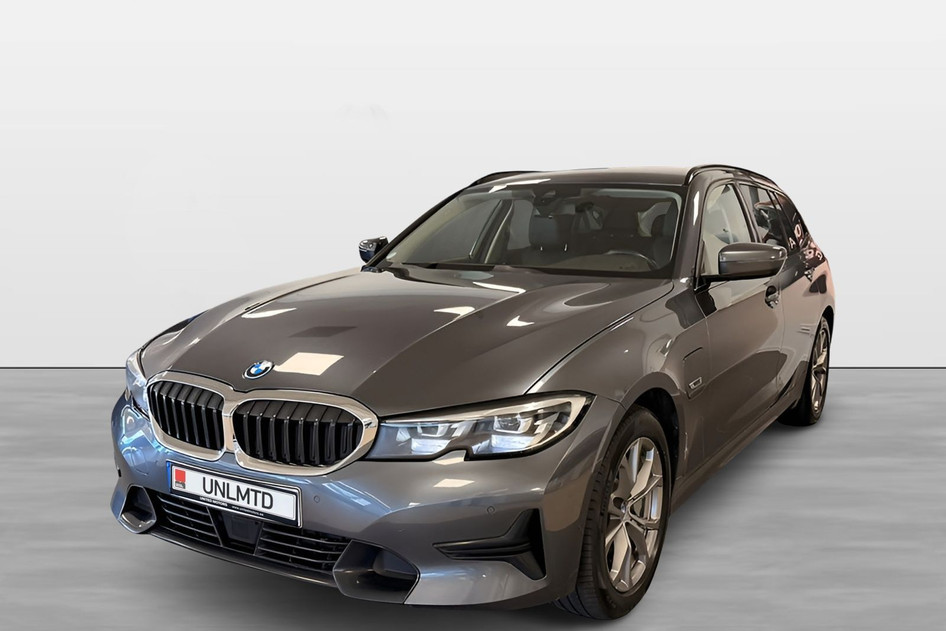 BMW 330, 2022, 2.0, hibridas (benzinas/elektra), automatinė, visų varomųjų ratų pavara