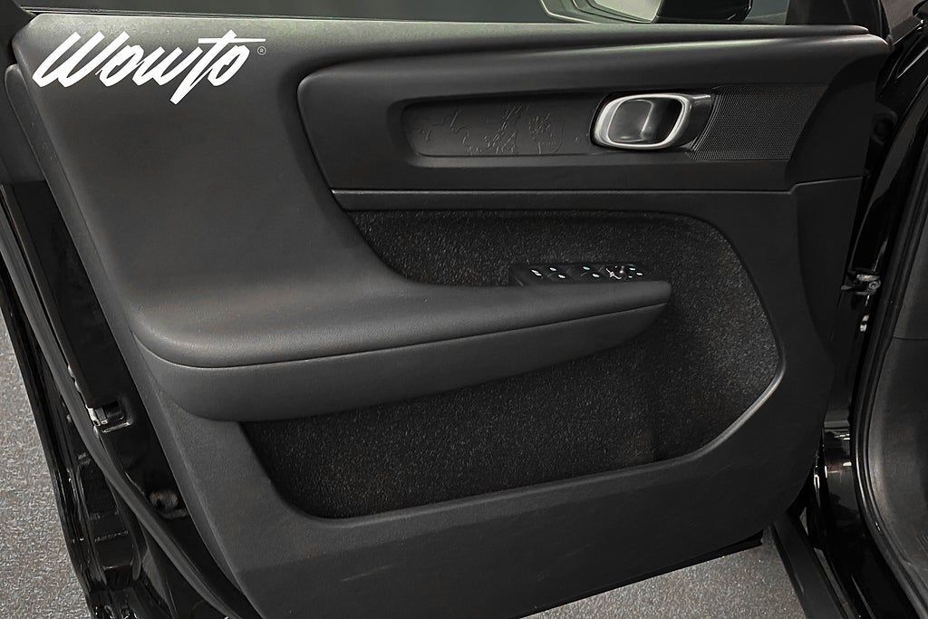 Volvo XC40 2020, photo 7/10