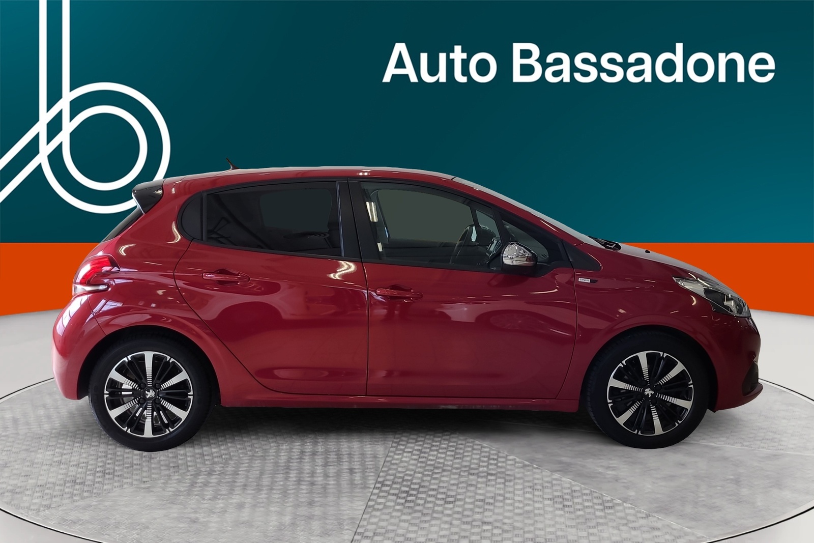 Peugeot 208 2017, photo 6/10