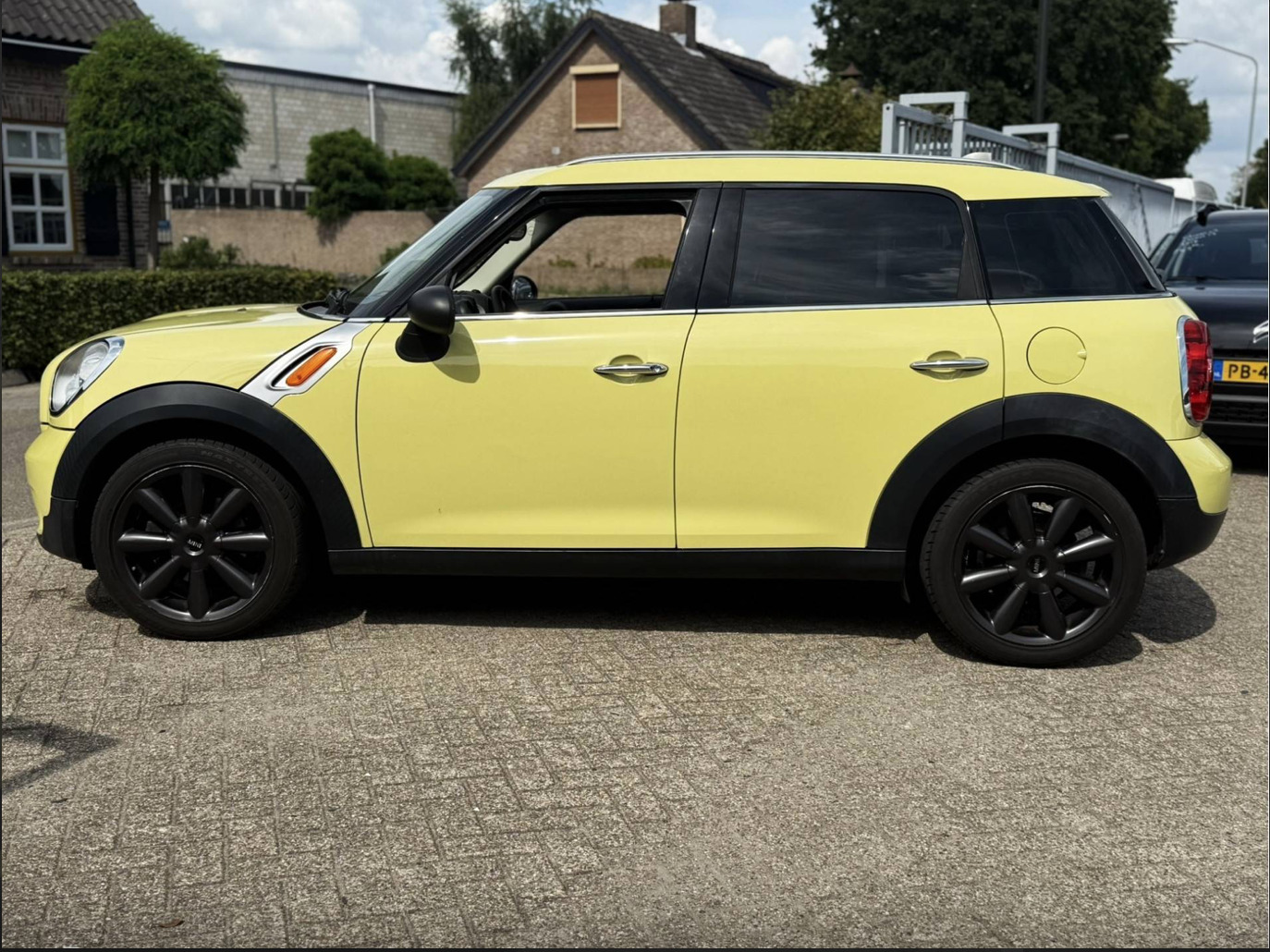 MINI One Countryman 2012, photo 7/8