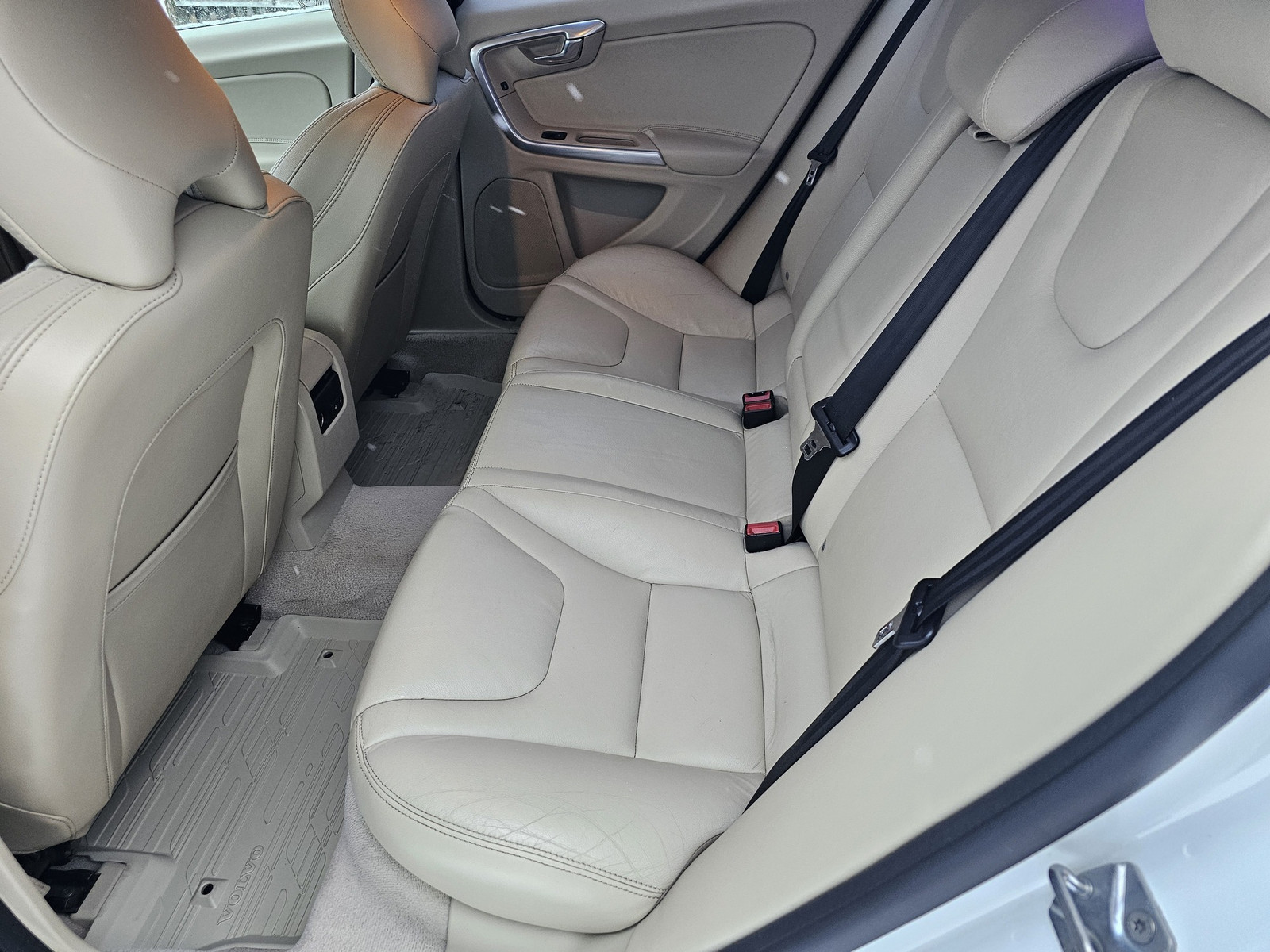 Volvo S60 Cross Country 2015, photo 5/8