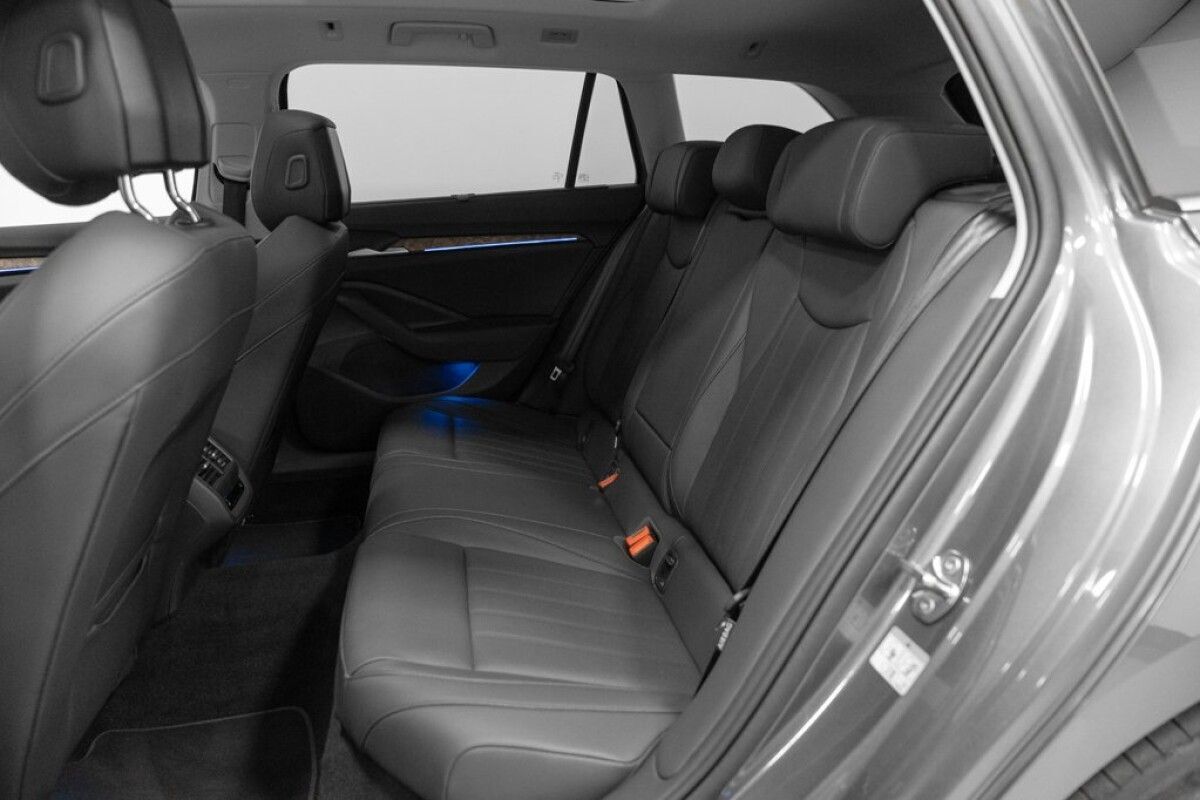 Škoda Superb 2024, photo 6/10