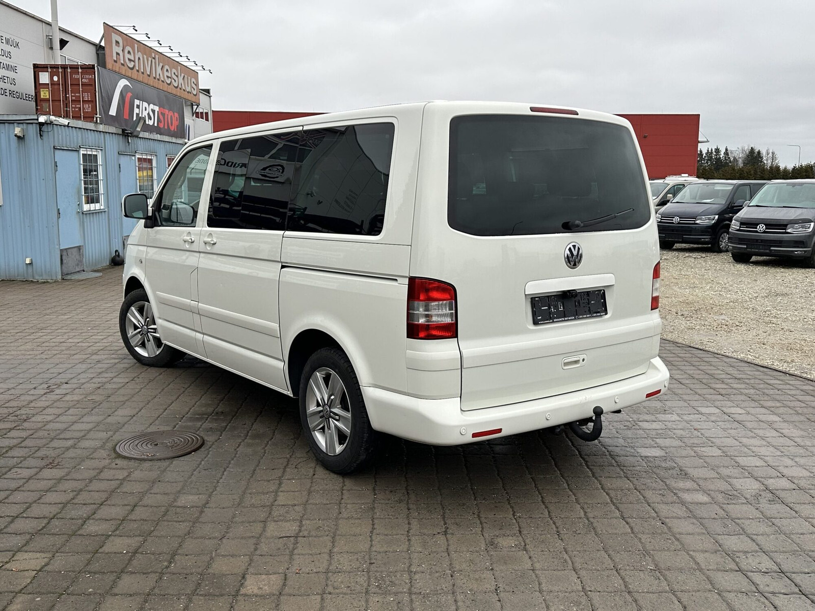 Volkswagen Multivan 2010, photo 4/10