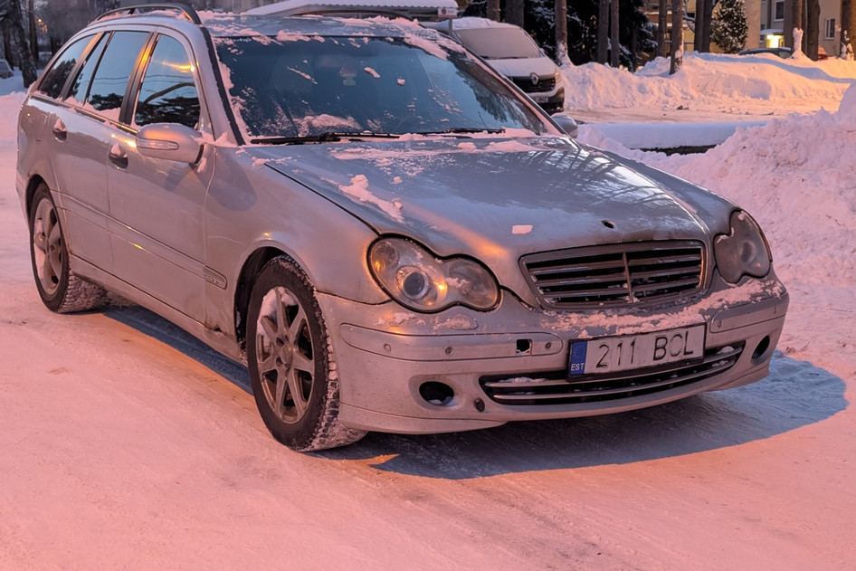 Mercedes-Benz C 220, 2006, 2.1, 110 kW, diesel, automatic, rear-wheel drive