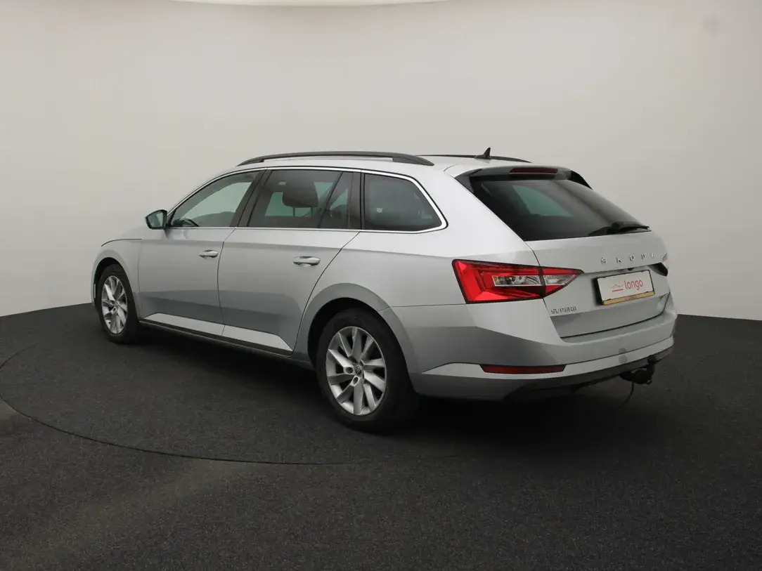 Škoda Superb 2022, photo 7/10