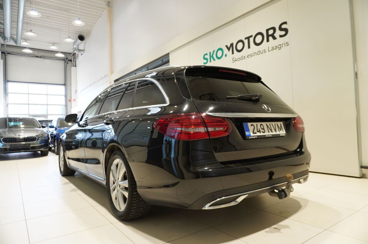 Mercedes-Benz C 200 2018, photo 2/10