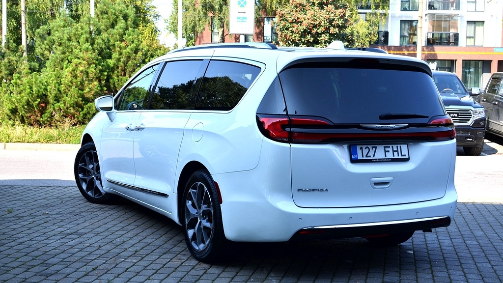 Chrysler Pacifica TOURING L 3.6 214kW 2020, photo 3/12
