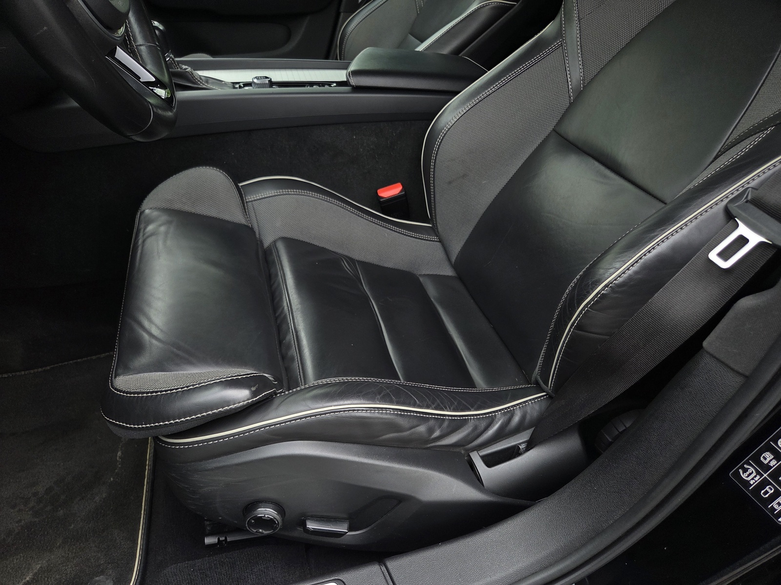 Volvo V60 2019, kuva 7/10