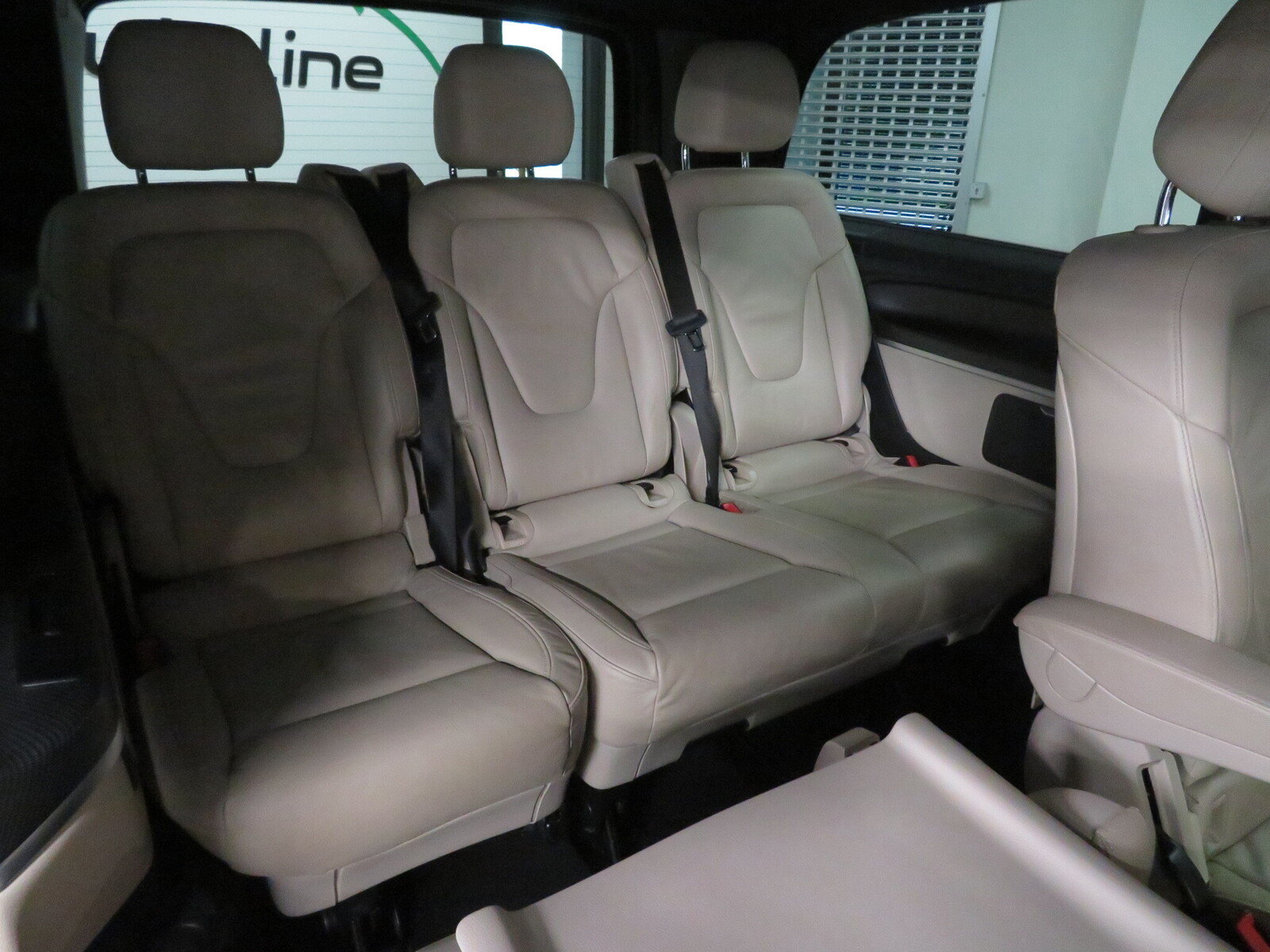 Mercedes-Benz V 300 2019, photo 7/10