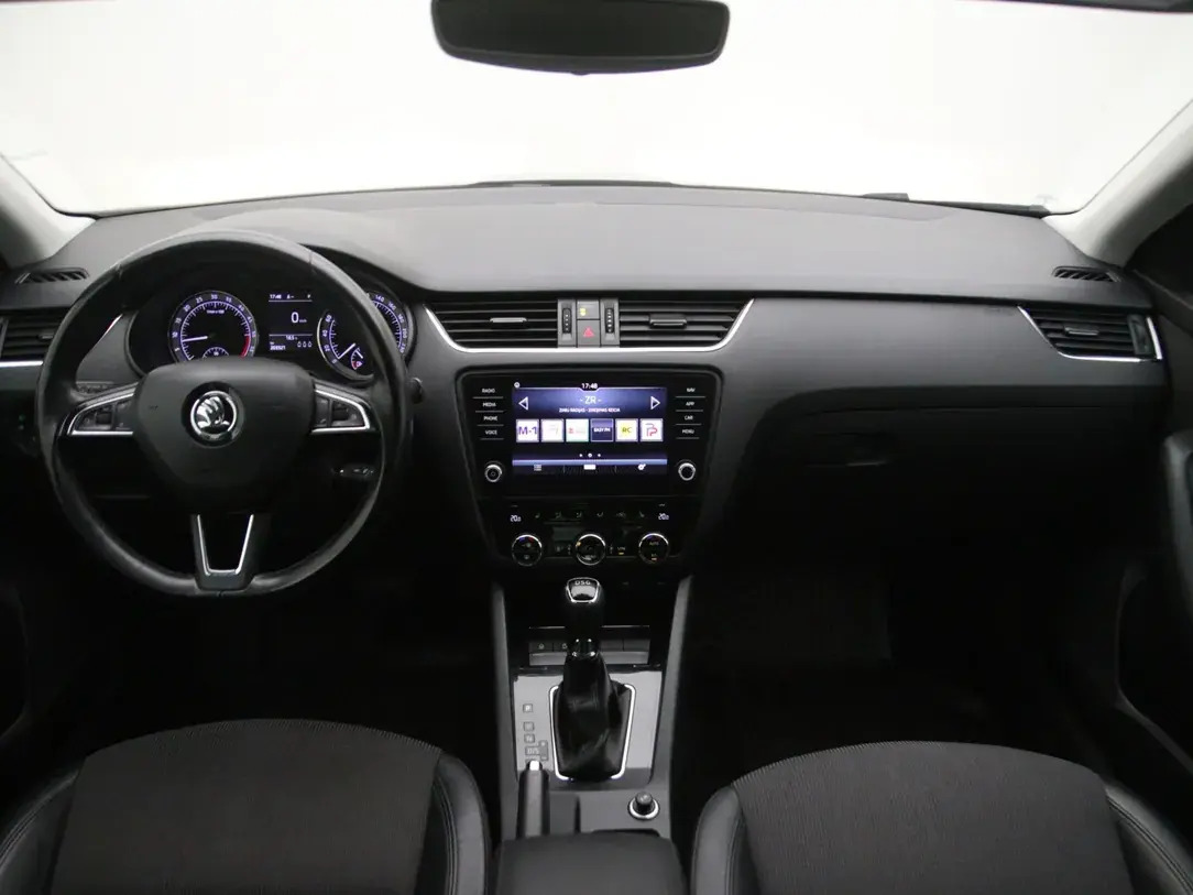 Škoda Octavia 2017, photo 2/32