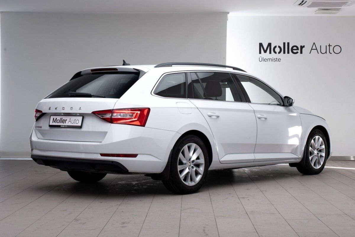 Škoda Superb 2023, photo 4/20