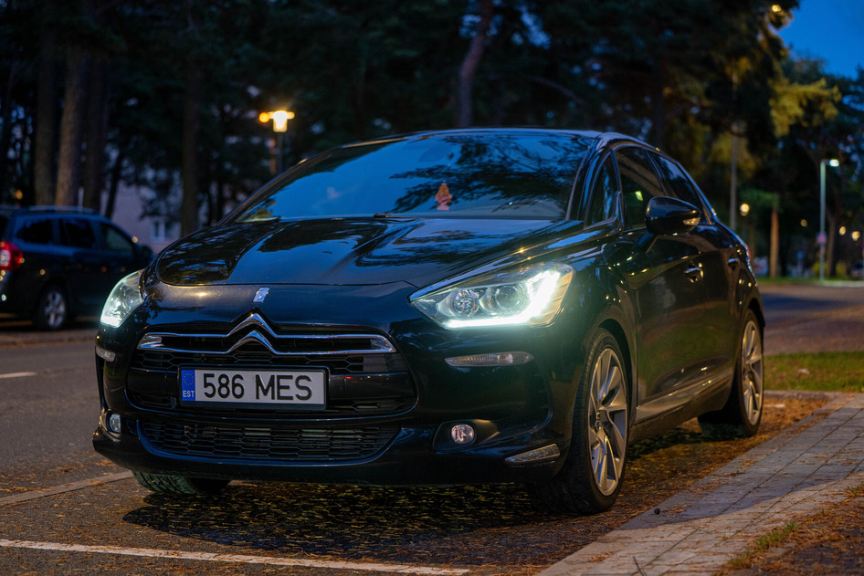 Citroën DS5, 2012, 1.6, 147 kW, petrol, manual, front-wheel drive