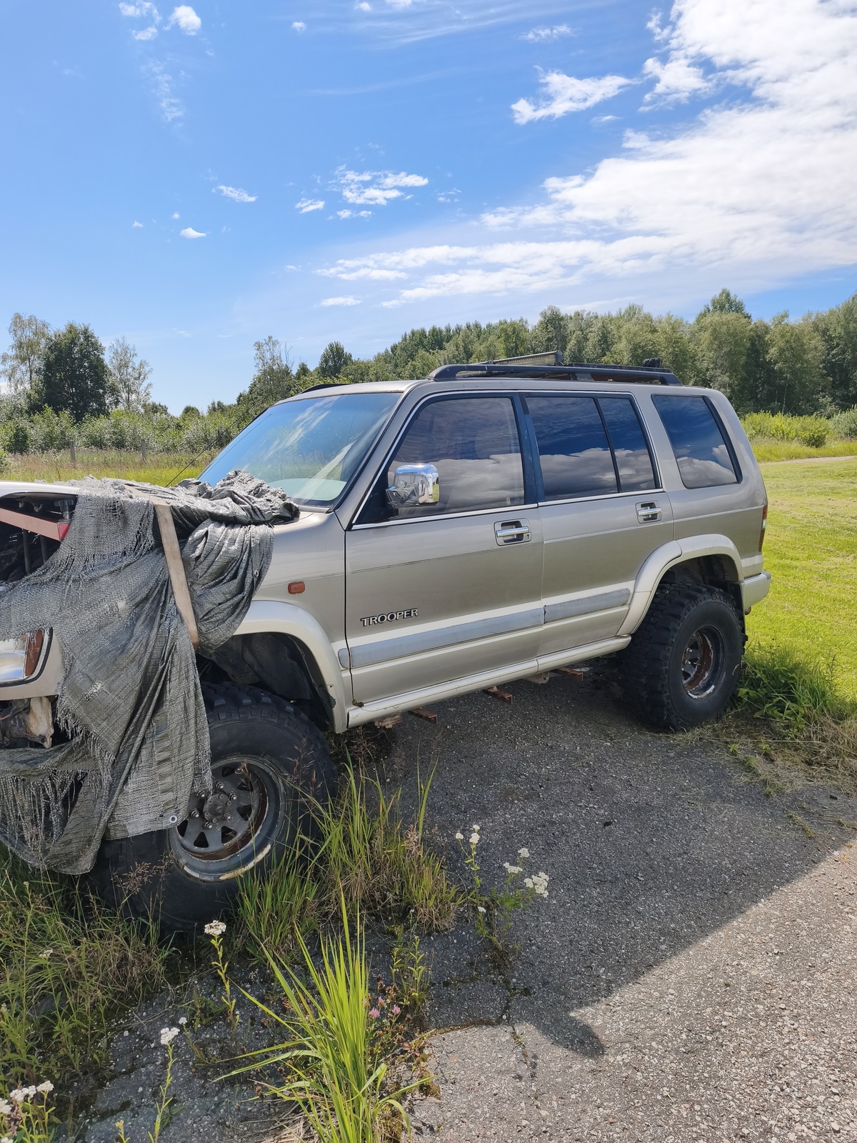 Isuzu Trooper