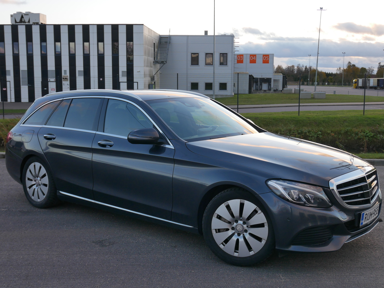 Mercedes-Benz C 350 2015, photo 2/10