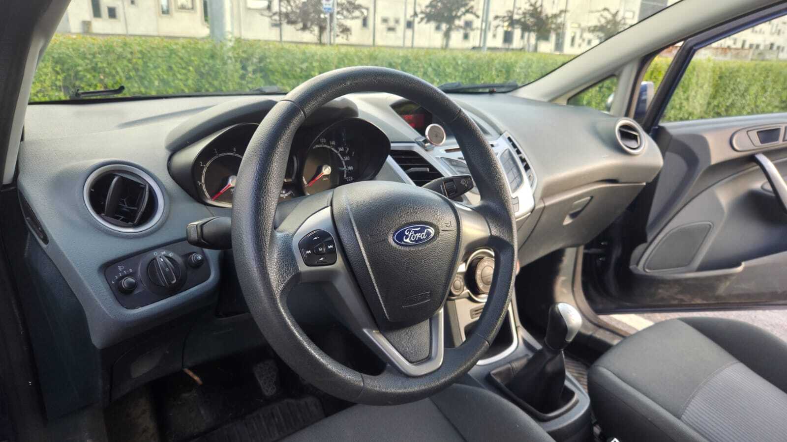 Ford Fiesta 2011, photo 7/14