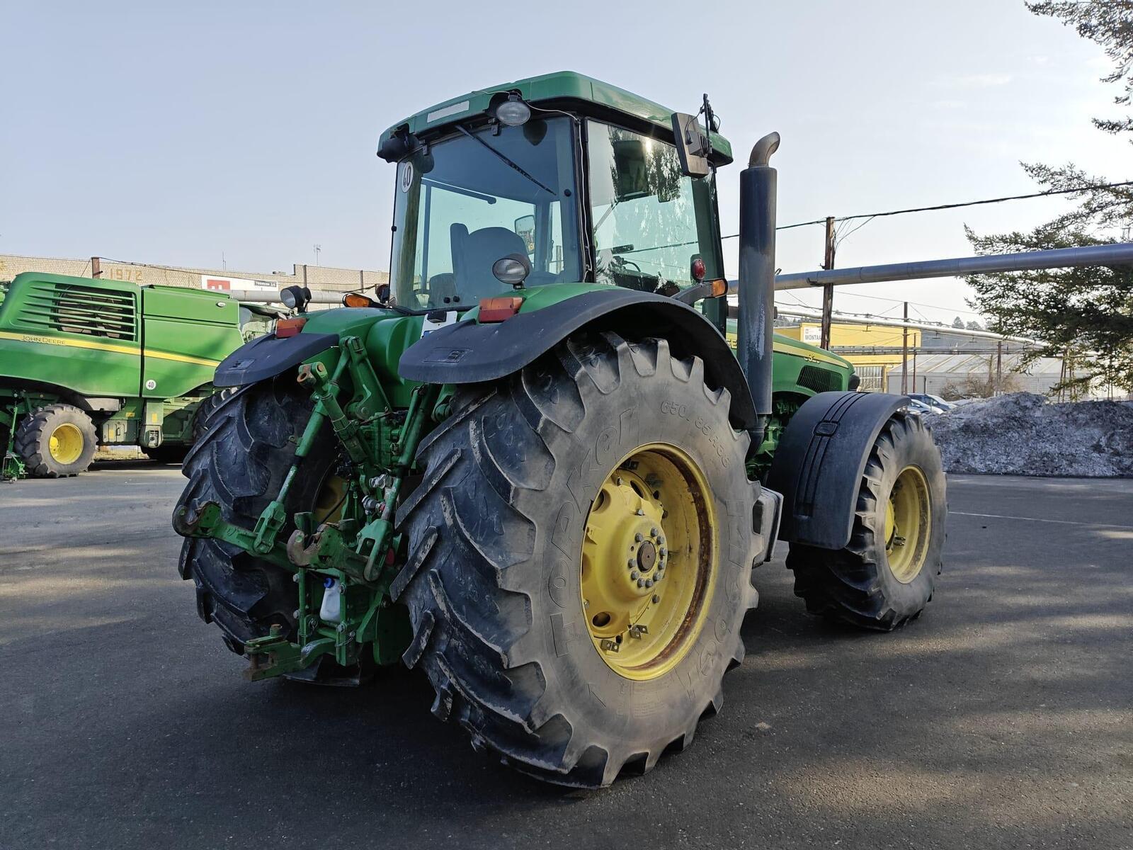 John Deere 8320, photo 3/18