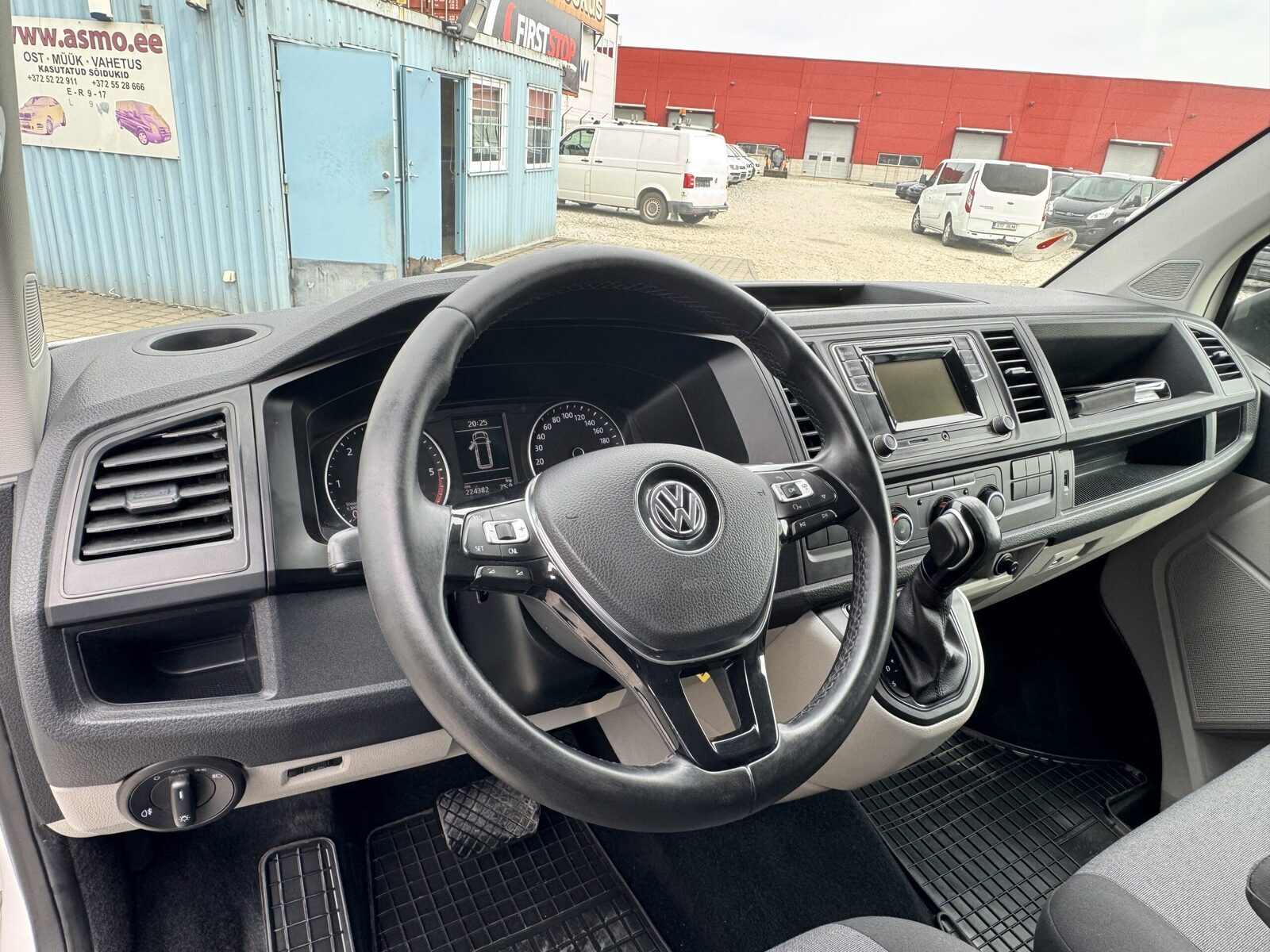Volkswagen Transporter 2017, kuva 5/11