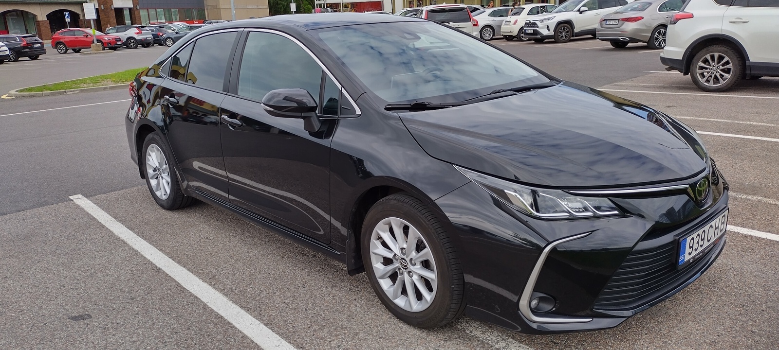 Toyota Corolla 2022, photo 2/9