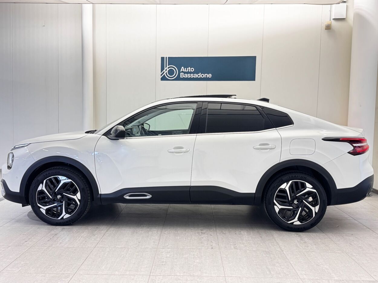 Citroën C4 X 2023, photo 3/10