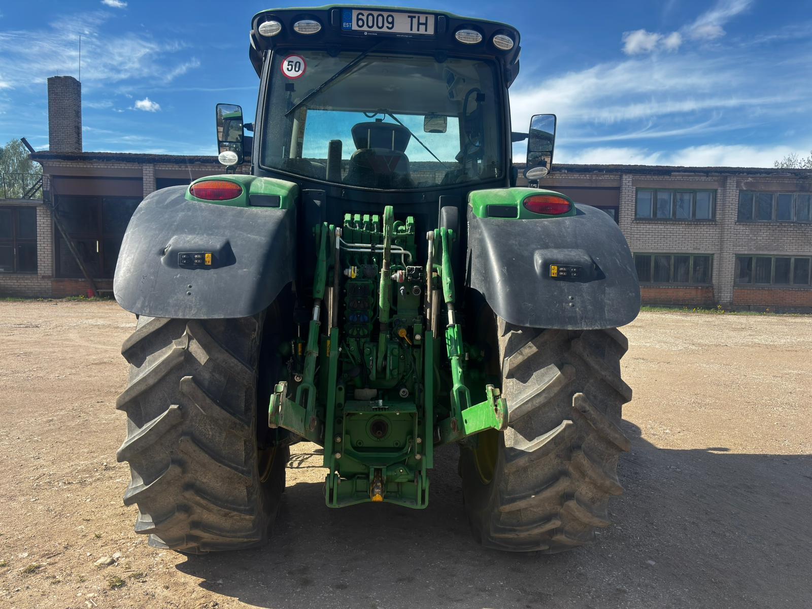 John Deere 6215R, photo 4/15