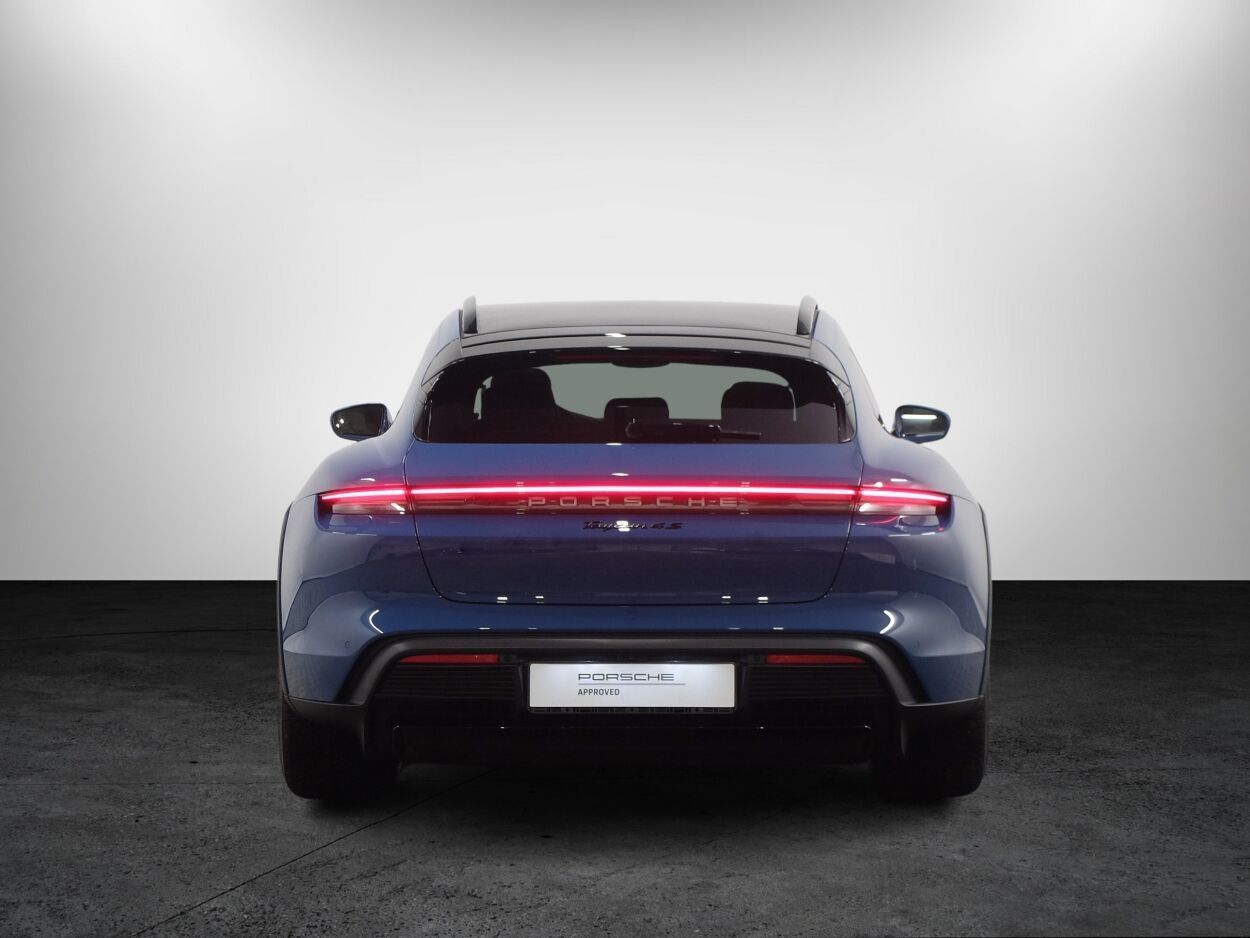 Porsche Taycan 2023, photo 5/10