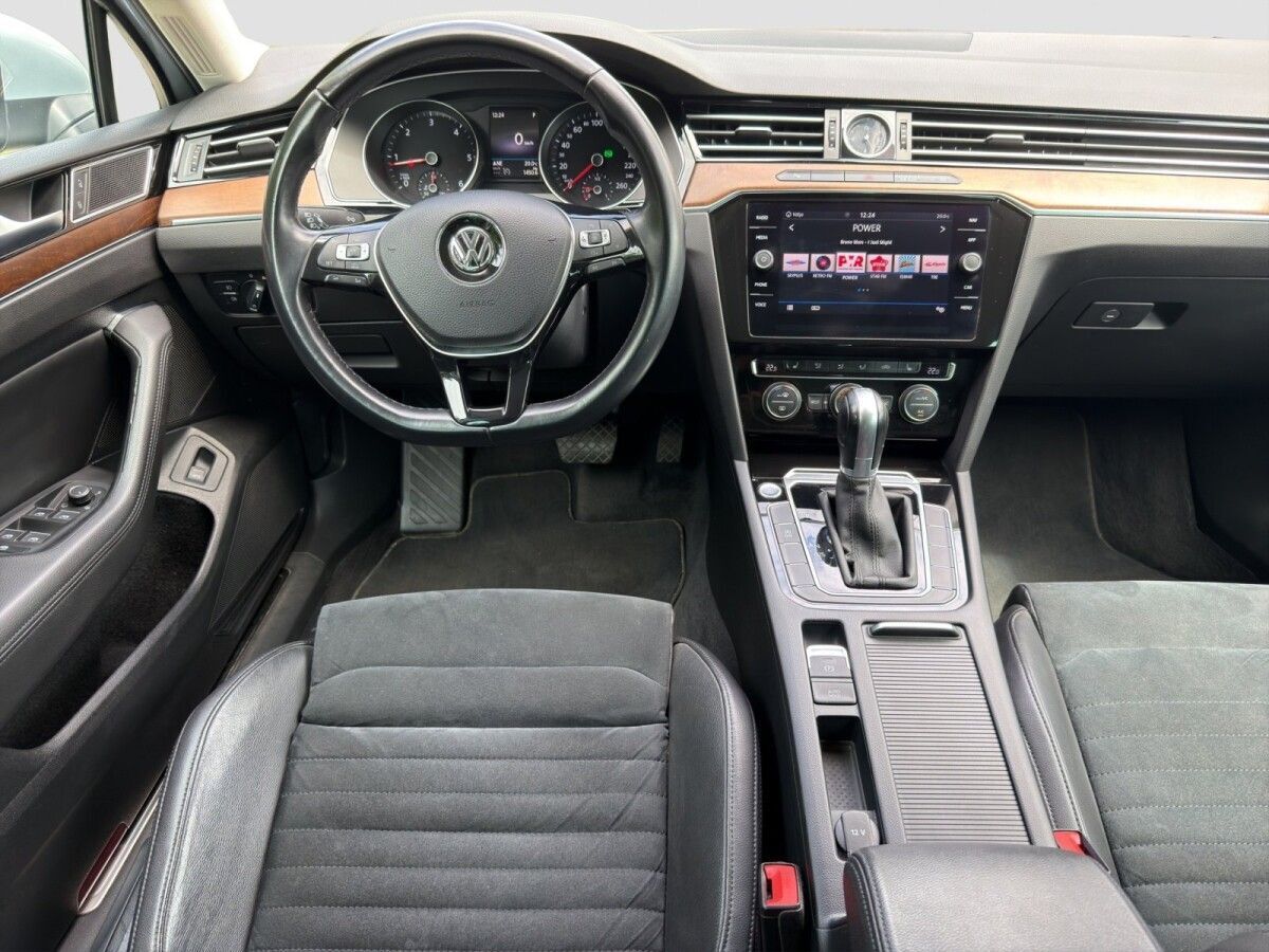 Volkswagen Passat 2018, photo 6/17