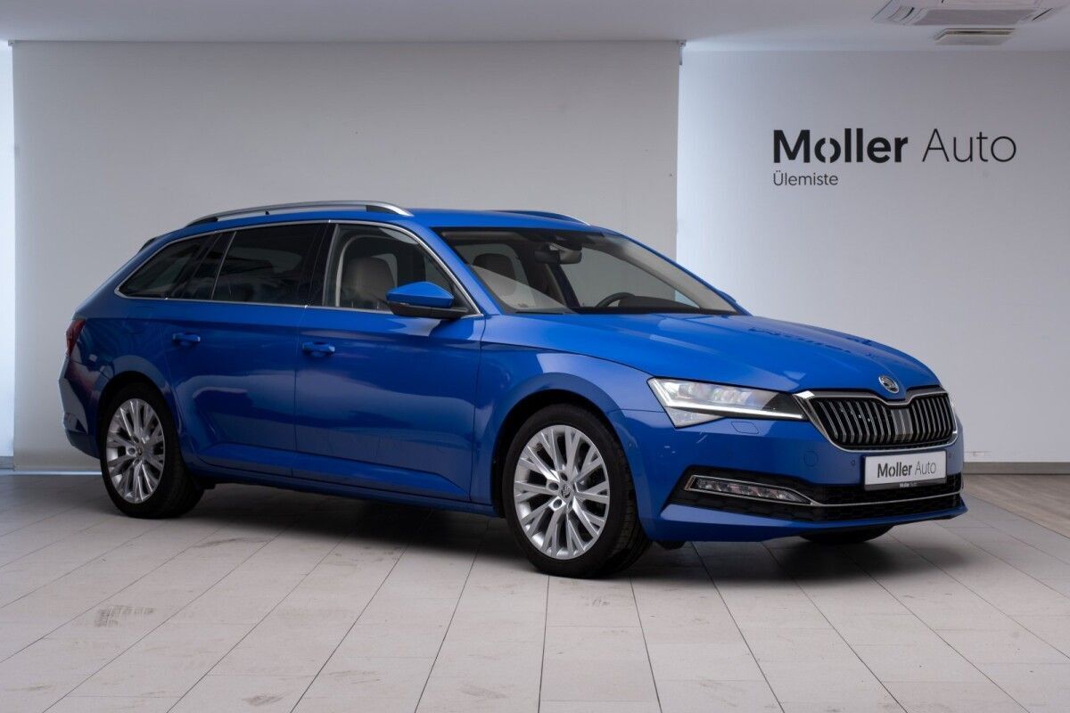 Škoda Superb 2022, photo 2/10