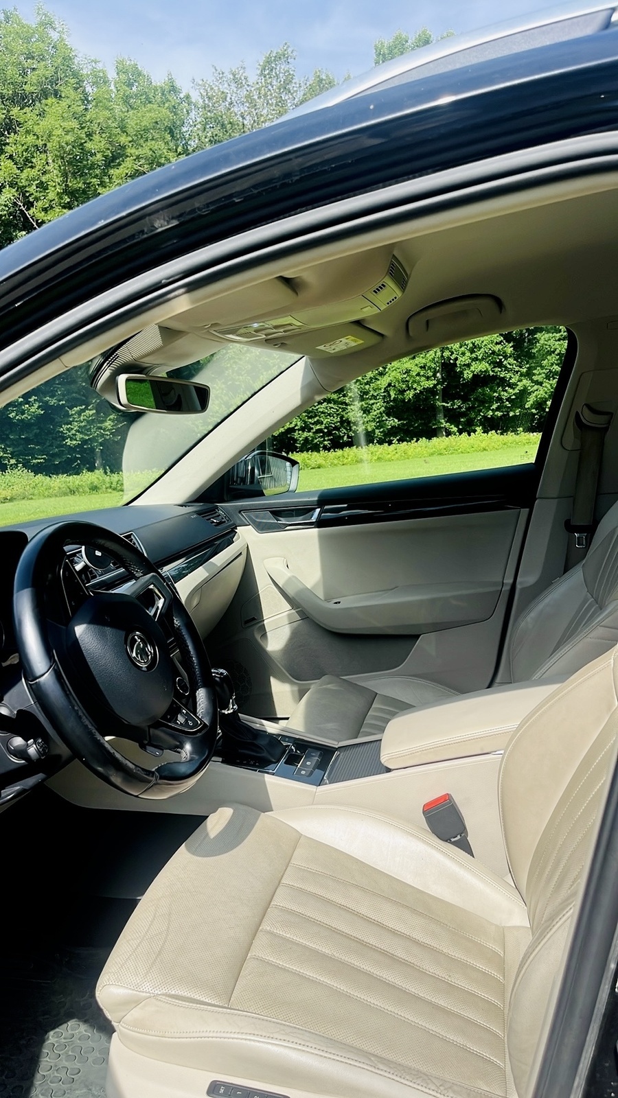 Škoda Superb L&K 2015, photo 7/12