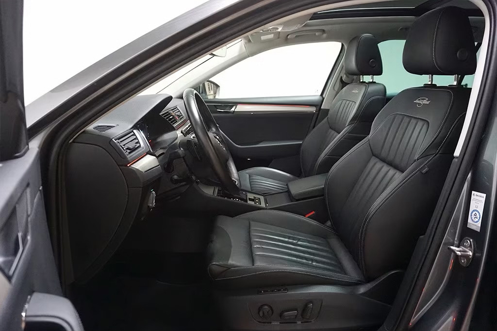 Škoda Superb L&K 2022, photo 7/13