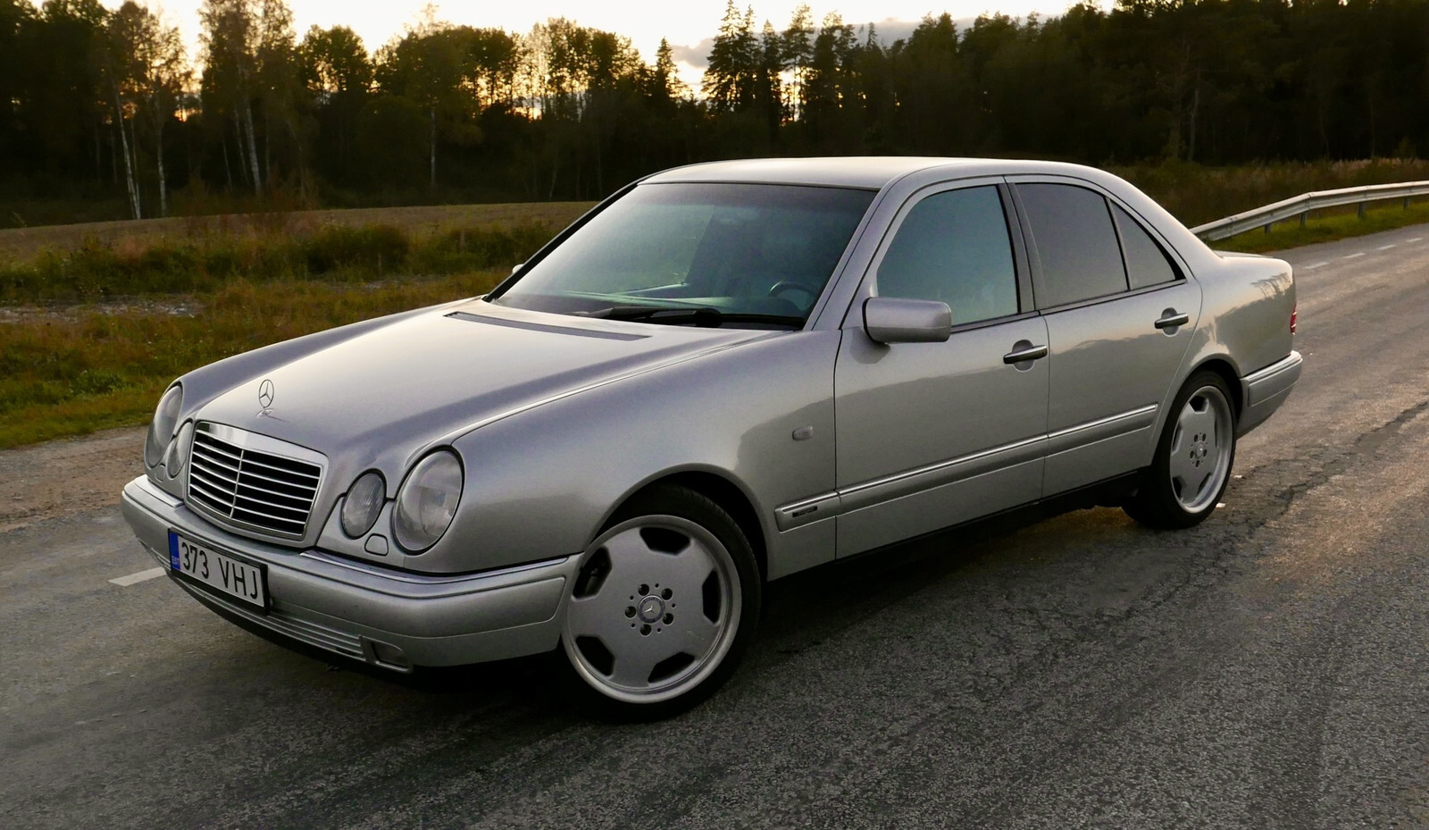Mercedes-Benz E 320