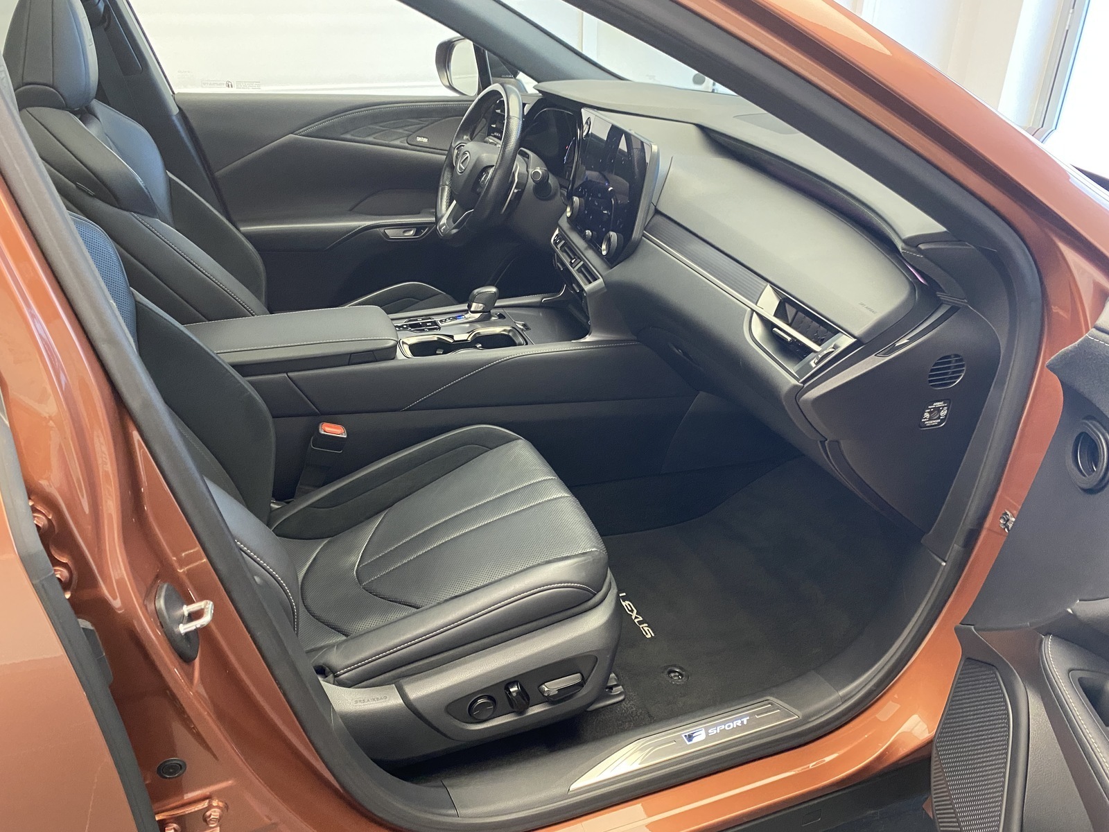 Lexus RX 500 2023, photo 7/19