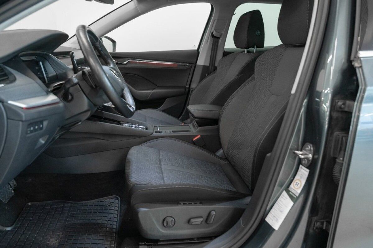 Škoda Octavia 2021, photo 7/27